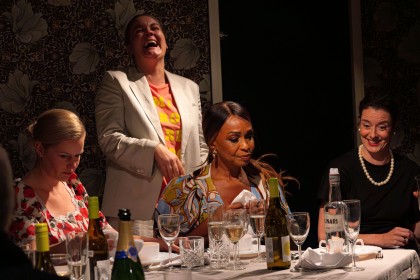 6. “Het Diner” gespeeld in Theater de Boerderij