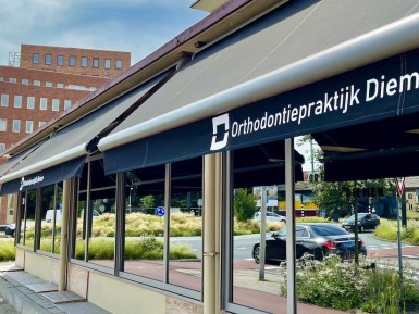 orthodontiepraktijk-diemen-exterieur-zijkant-1.1920x0