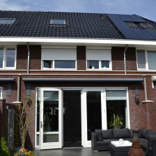 Rolluiken, knikarmscherm en herbekleding loungekussens in Elst