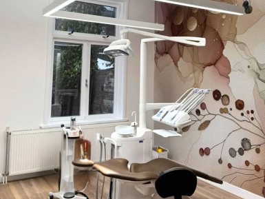 dentled-phu-full-spectrum-led-lighting-mcare-mondzorg-the-hague-featured-image