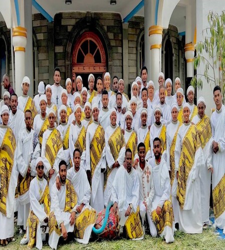 ካራአሎ ደብረ ቅዱስ ደብረ ቀርሜሎስ መድኃኒአለም እና ጻድቁ አቡነ ካቴድራል