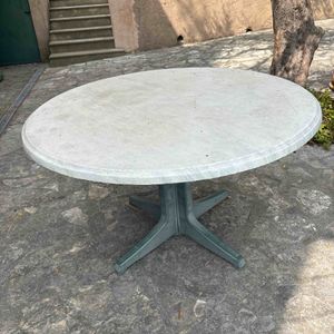Table ronde extérieur 