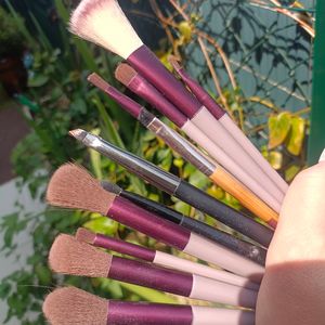 Lot pinceaux maquillage 