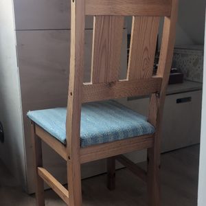 Chaise en bois 