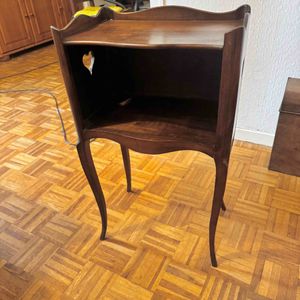 Table de chevet avec étagère 