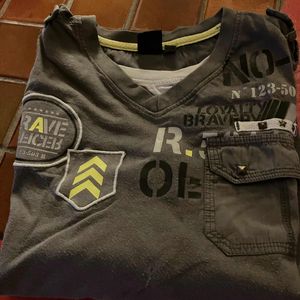 Tee shirt ML 12 ans bon état 