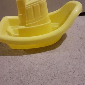 Bateau pour le bain ou la plage