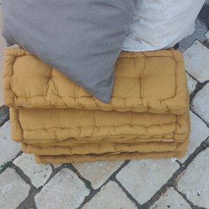 Urgent. Lot de coussins jusqua mercredi soir 16/07