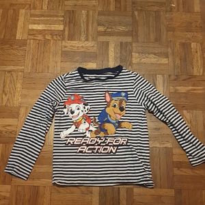 Tee-shirt 5 ans excellent etat