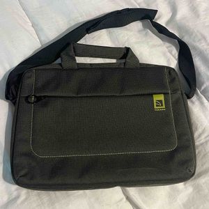 Pochette ordinateur d’une bonne marque 