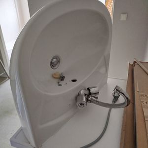Lavabo sur pied