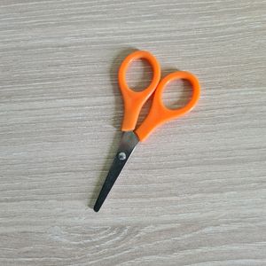 1 Petit ciseaux Couleur Orange | TRÈS BON ÉTAT