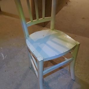 Chaises blanches 