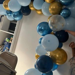 Je donne une arche de ballon + un ballon 1 et 6 