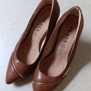 Talons hauts pointure 37 en très bon état