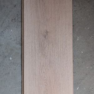 Donne plancher bon état 