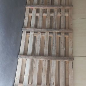 2 énormes palettes 