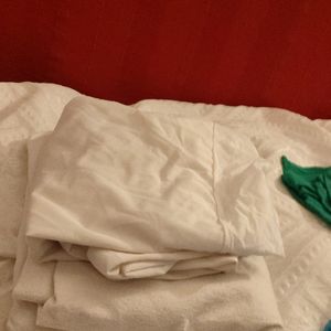 Alèse imperméable pour lit enfant en parfaite état