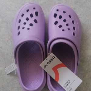 Crocs neuves taille 38-39