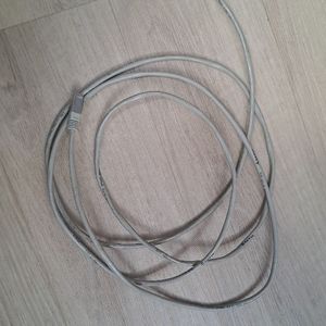 Câble RJ45 3m Gris - manque 1 clapet de sécurité 