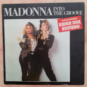 disque 45 T Madonna / into the groove