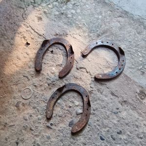 3 ancien fers à cheval 