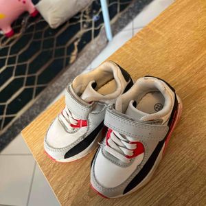Chaussure garçon t 22 