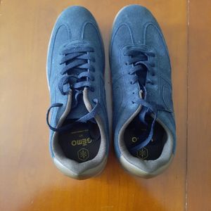 Basket bleu marine T41