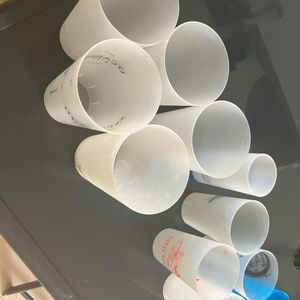 Lot de gobelets en plastique