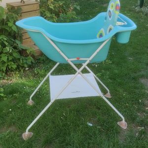 Grande baignoire bébé sur pieds +transat de bain