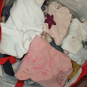 Lot vêtements fille 3 6 9 12 mois