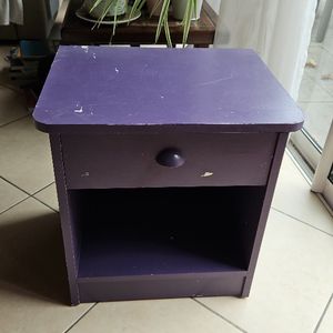 Table de nuit à repeindre