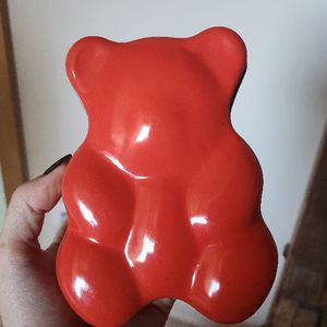 Boîte métallique en forme d'ours en peluche