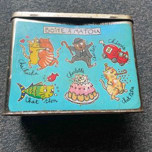 Boîte a croquettes 