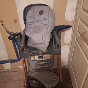 Chaise haute bebe confort très bon état 