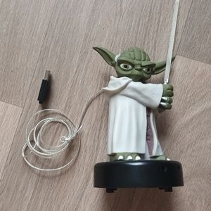 Yoda usb