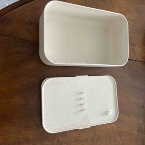 Tupperware 