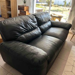 À donner canapé en cuir fixe ( ne fait pas lit ) 