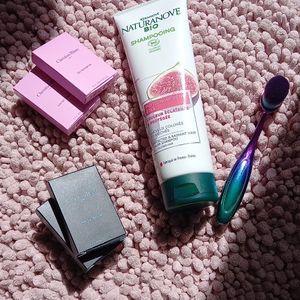Lot Échantillons Parfum + Shampooing