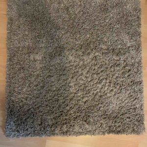 Petit tapis gris carré 82x82cm