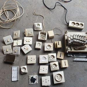 Lot de matériel d'électricité 