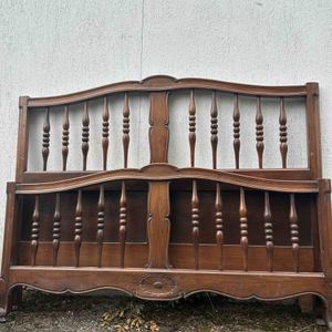 Lit en bois vintage 