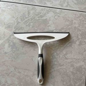 Raclette pour douche