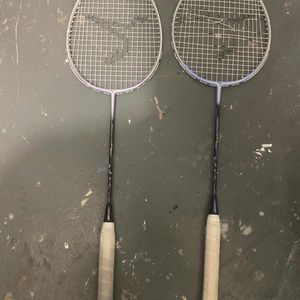 2 raquettes de badminton decordées