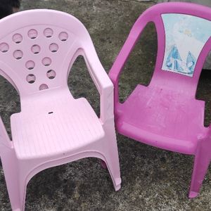 3 chaises enfant en plastique rose