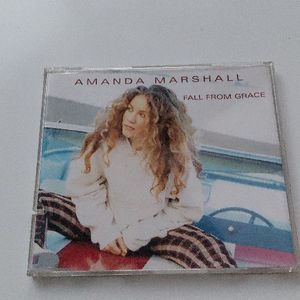 Amandine Marshall 