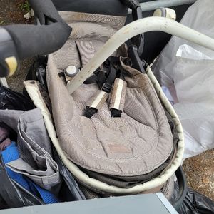 Poussette, cosy de voiture