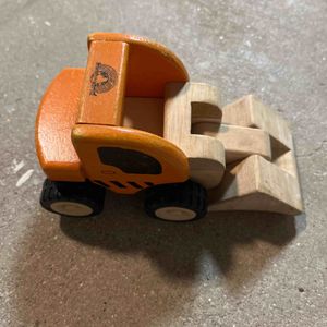 Camion en bois