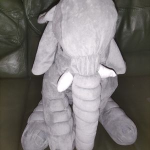 Peluche éléphant.