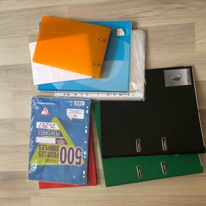 lot d'affaires pour les cours. 